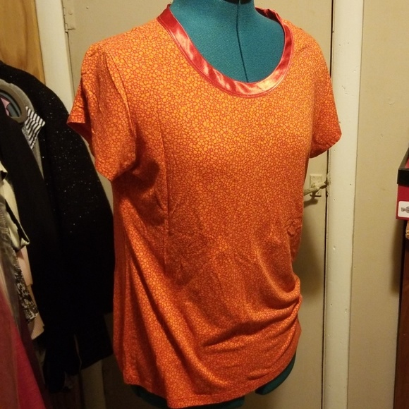 Multiple Tee shirts - Picture 3 of 5